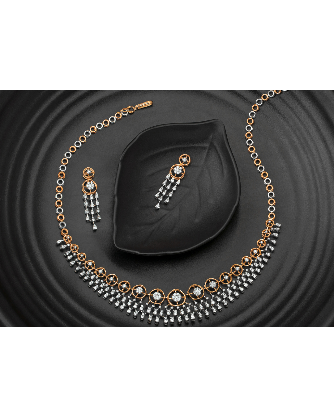 Sparkling Wave Diamond Necklace